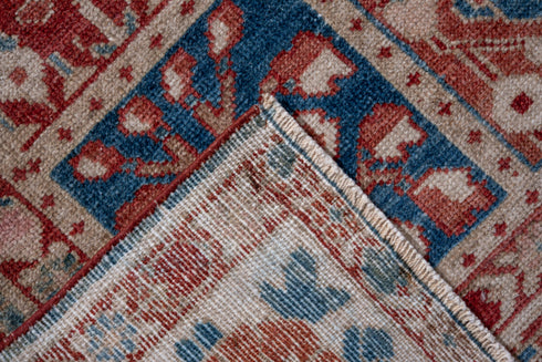 Vintage Baktiary Area Rug (7' x 9')